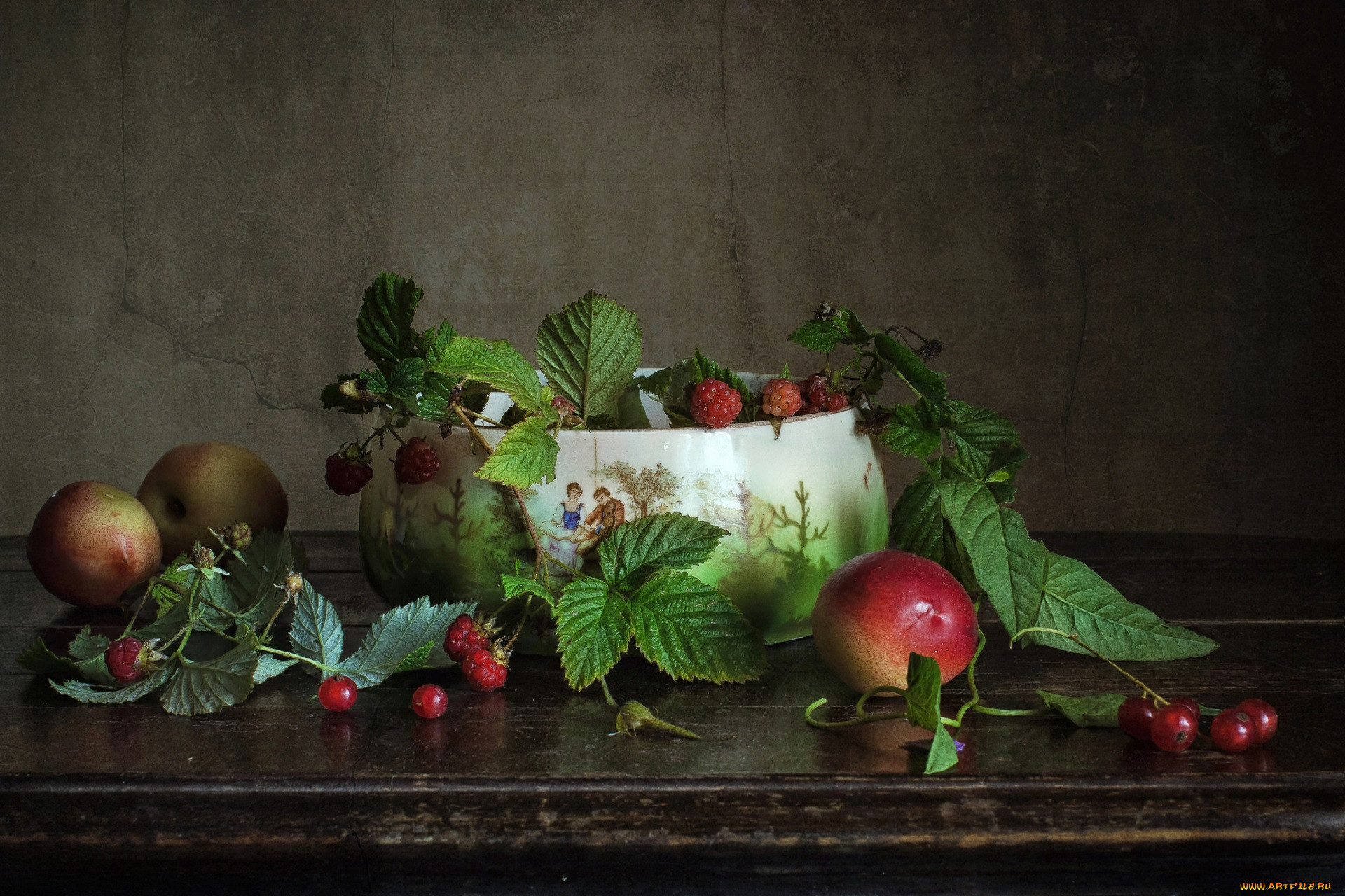 В вазе лежат 4 разных фрукта. Натюрморт с ягодами. Натюрморт с цветами и фруктами. Натюрморт ваза с фруктами.